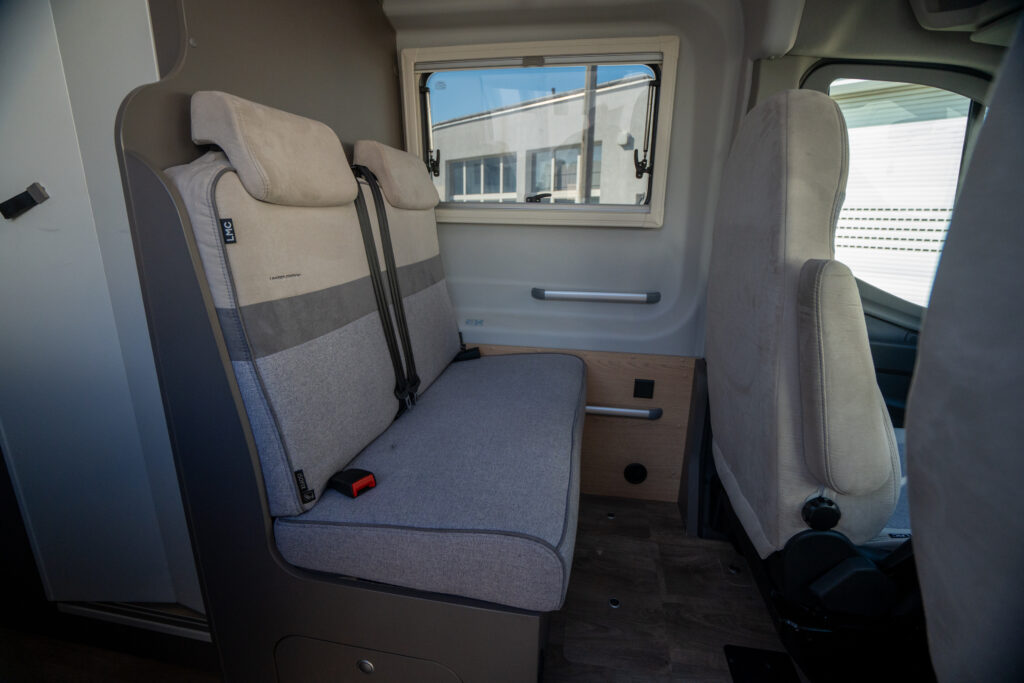 Ford Transit Carado CV590 4X4