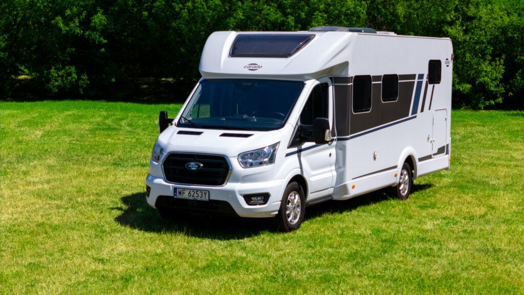 Ford Transit Carado T447
