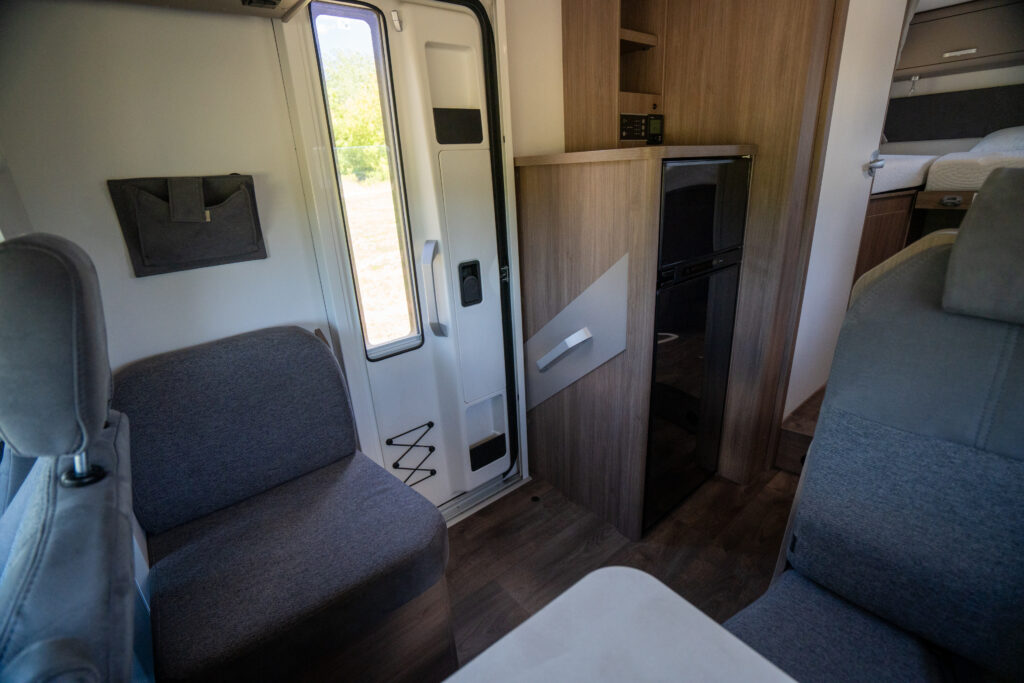 Ford Transit Carado T447
